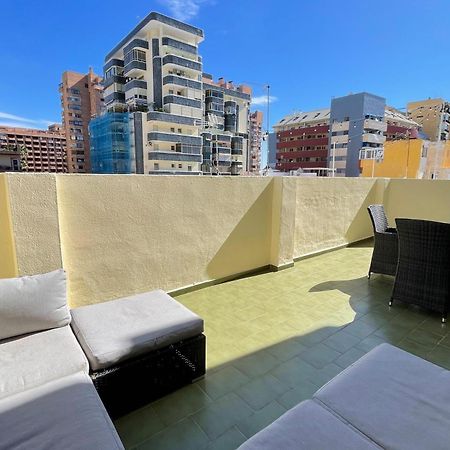 Seaside Haven: Central Fuengirola Apartment with Terrace Exterior photo