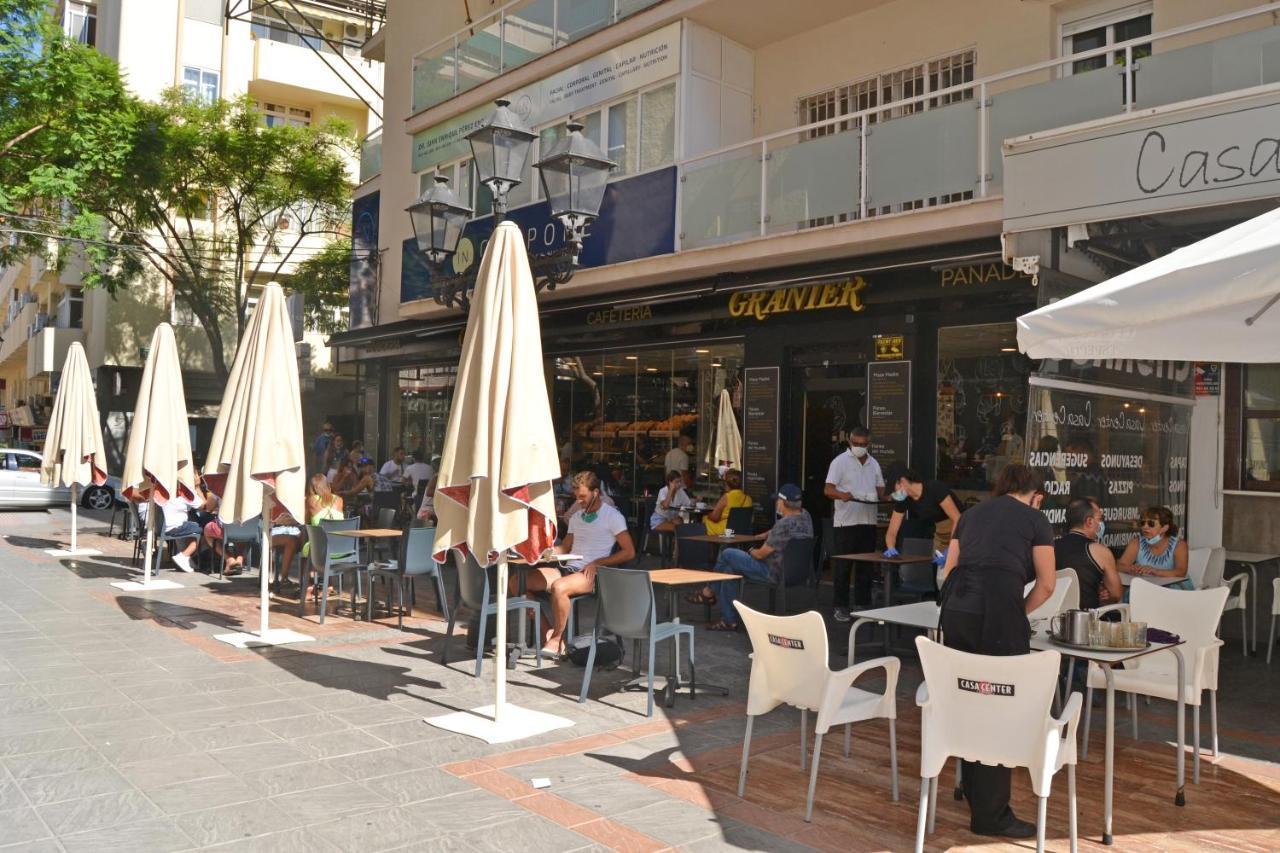 Seaside Haven: Central Fuengirola Apartment with Terrace Exterior photo