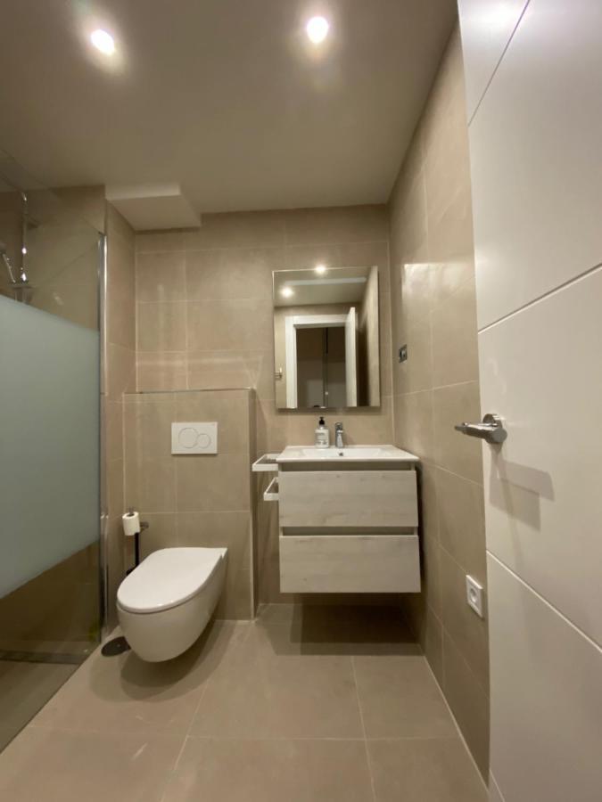 Seaside Haven: Central Fuengirola Apartment with Terrace Exterior photo