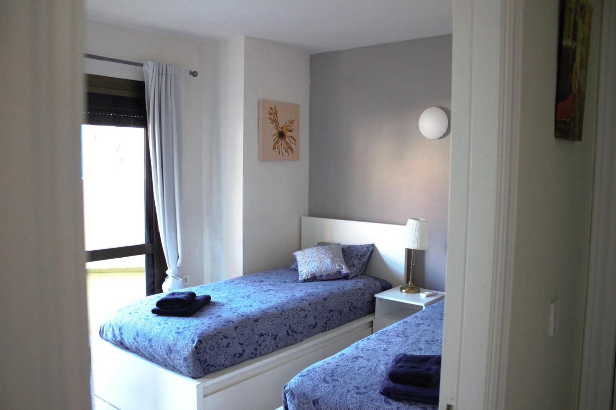 Seaside Haven: Central Fuengirola Apartment with Terrace Exterior photo