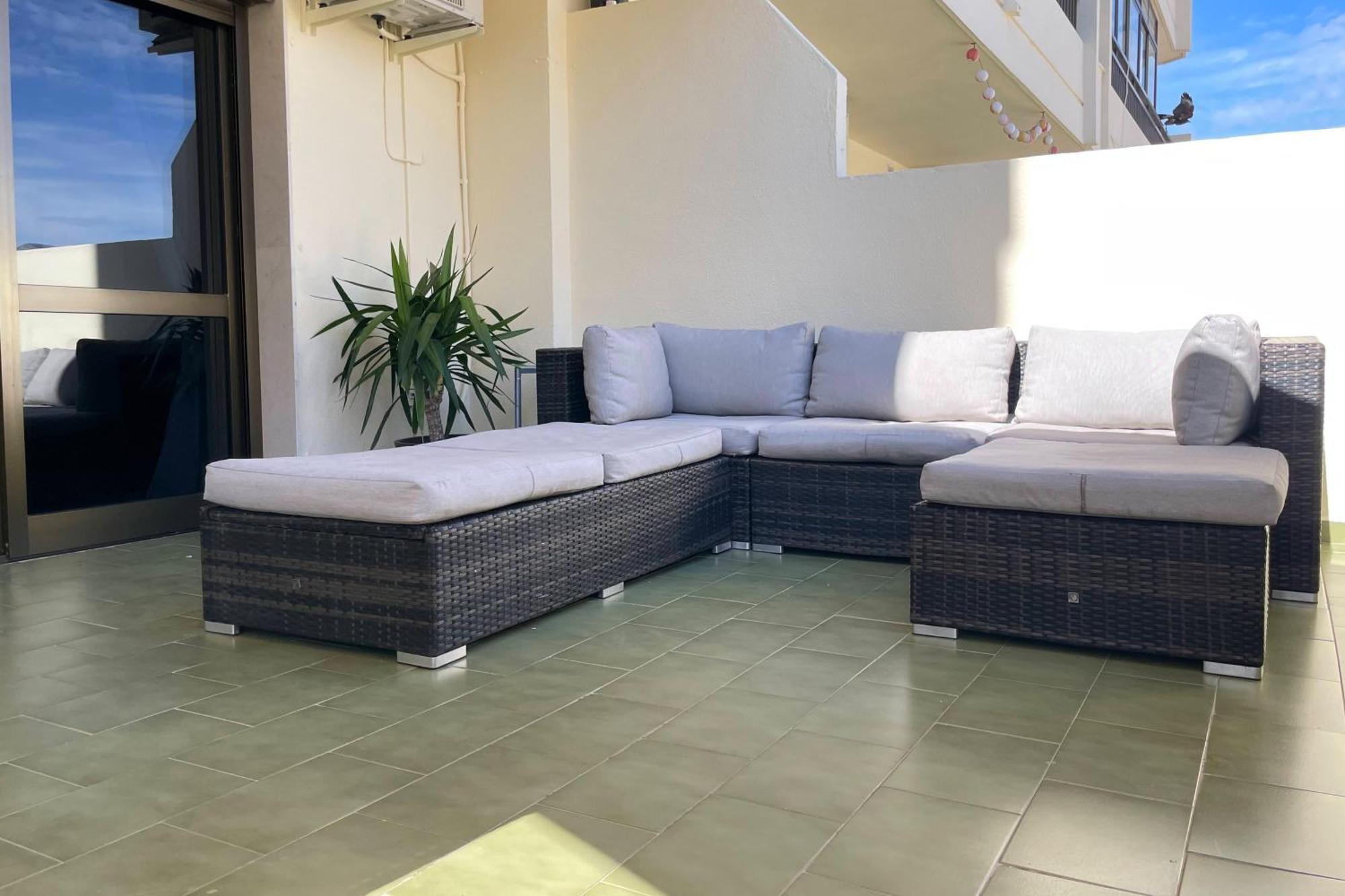 Seaside Haven: Central Fuengirola Apartment with Terrace Exterior photo
