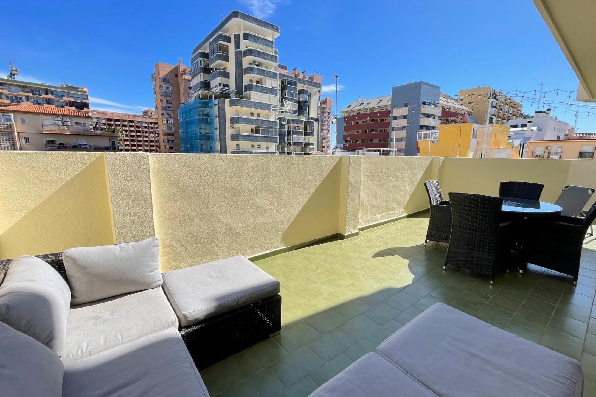 Seaside Haven: Central Fuengirola Apartment with Terrace Exterior photo